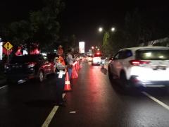 Ratusan Personil Polres dan Dishub Turun Amankan Arus Lalu Lintas Jelang Pergantian Tahun 2034